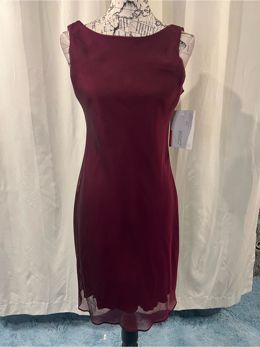 Alyn Paige Sleeveless Wine Midi Dress